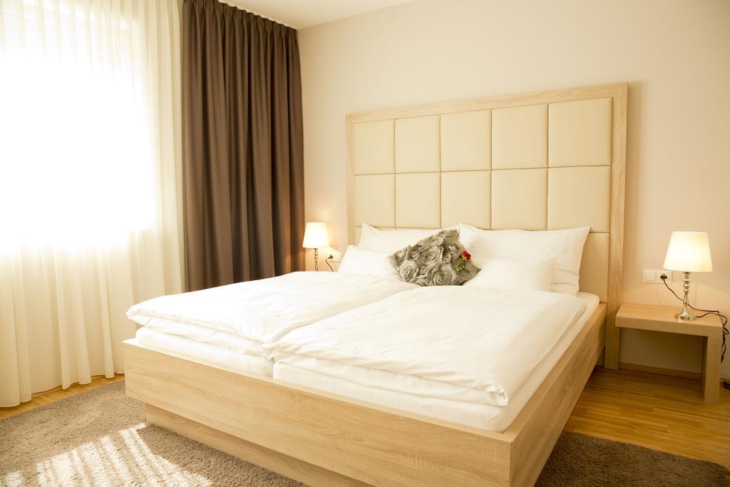 Pfeiler'S Buergerstueberl - Hotel Feldbach  Room photo