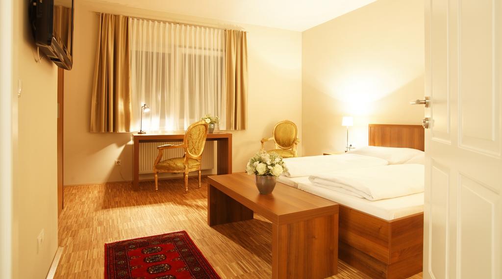 Pfeiler'S Buergerstueberl - Hotel Feldbach  Room photo